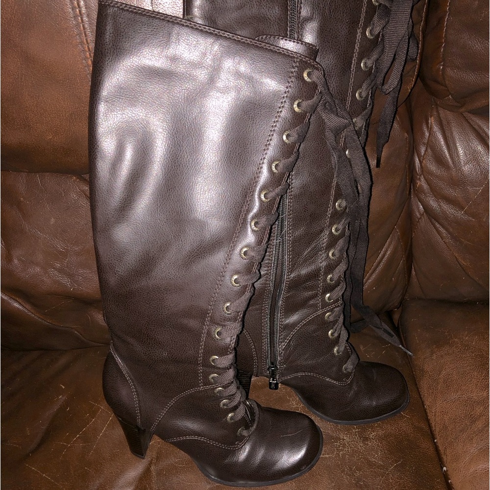 Heeled knee high boots